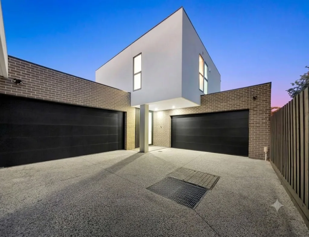 474A Bluff Road Hampton — completed townhouse build by Royal Builders Australia